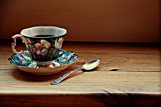 Cups and Saucers: Elements That Compliment Your Crockery Set - MRSLM
