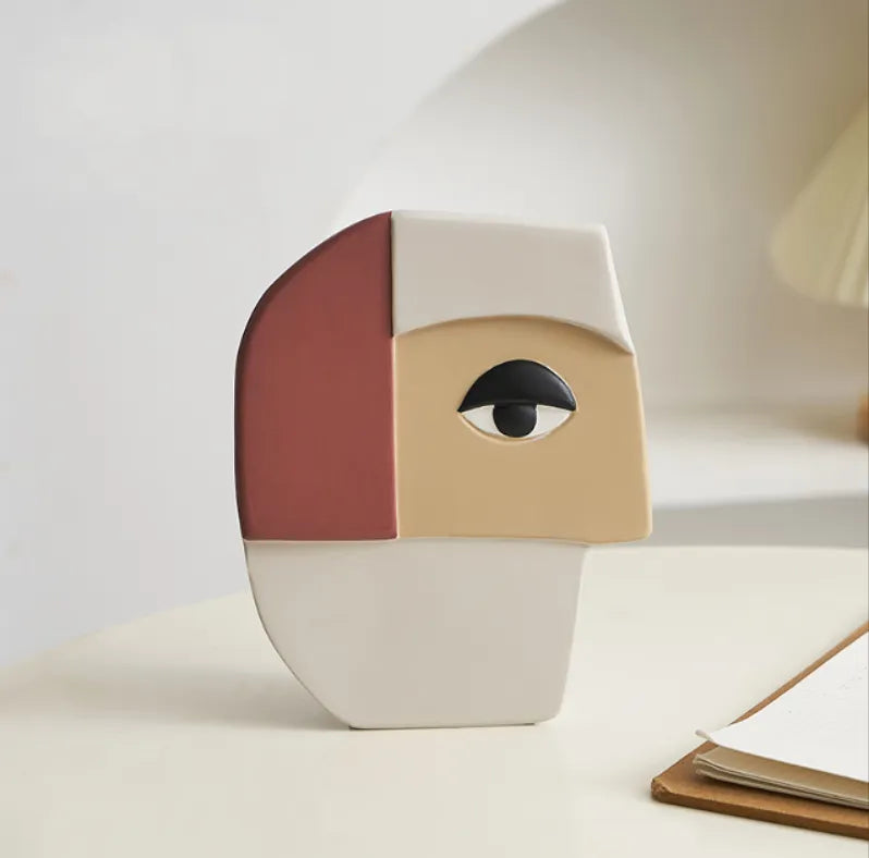 Vaso criativo de cerâmica com rosto em forma de vaso.