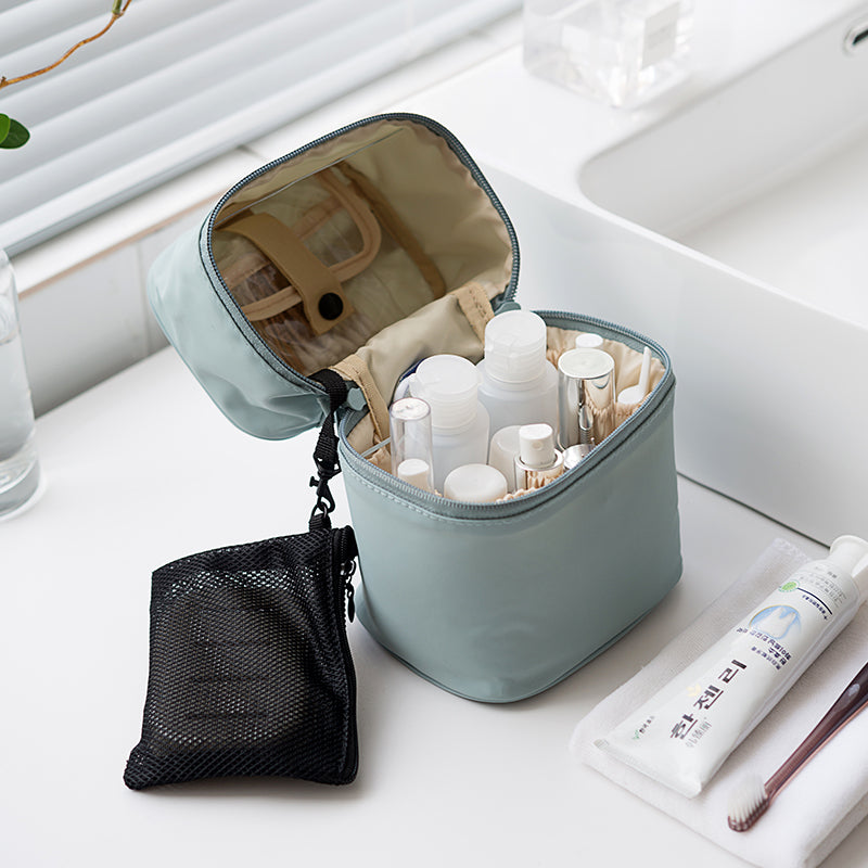 cylindrical makeup storage bag, view 7 - MRSLM