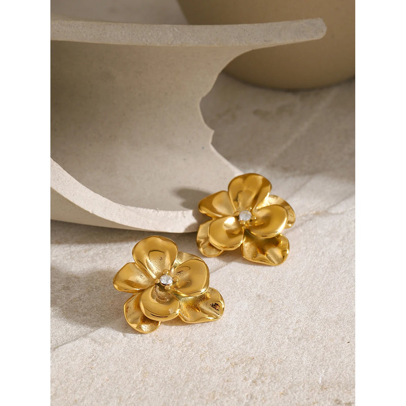 18 Karat vergoldete Blumenohrstecker