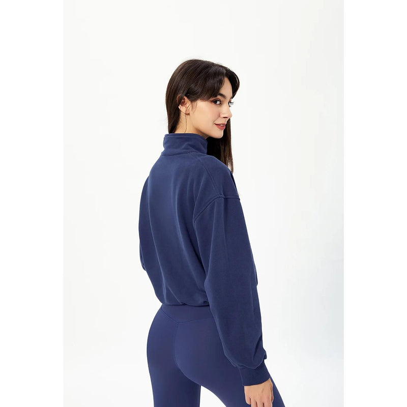 Moletom feminino de algodão com capuz, estilo outono chique.
