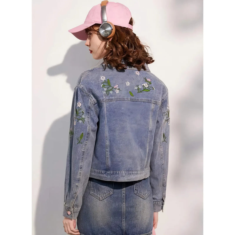 Jaqueta jeans bordada delicada para mulheres