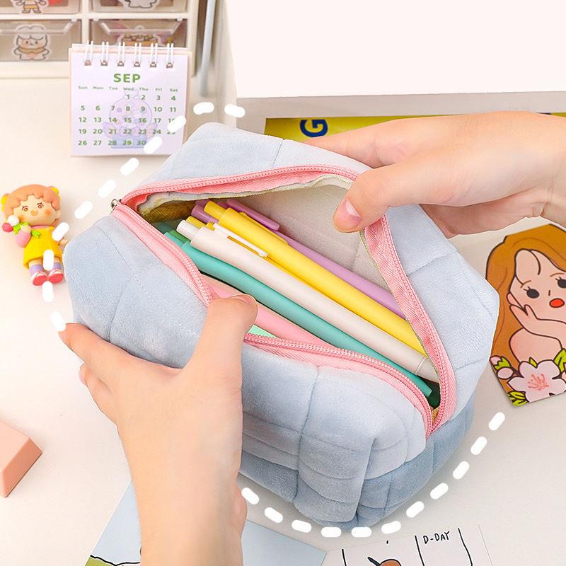 soft fur cosmetic storage bag, view 5 - MRSLM