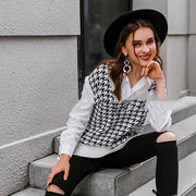 Women's oversized houndstooth V-neck sweater vest, view 3 - MRSLM