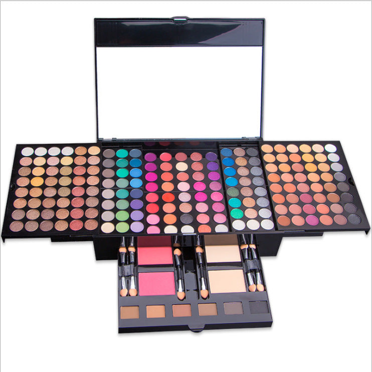 Paleta de sombras com 194 cores, acabamento perolado matte.