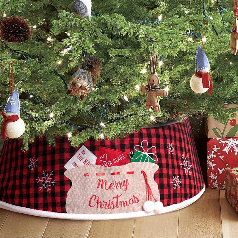 48-inch black and red plaid tree skirt - MRSLM