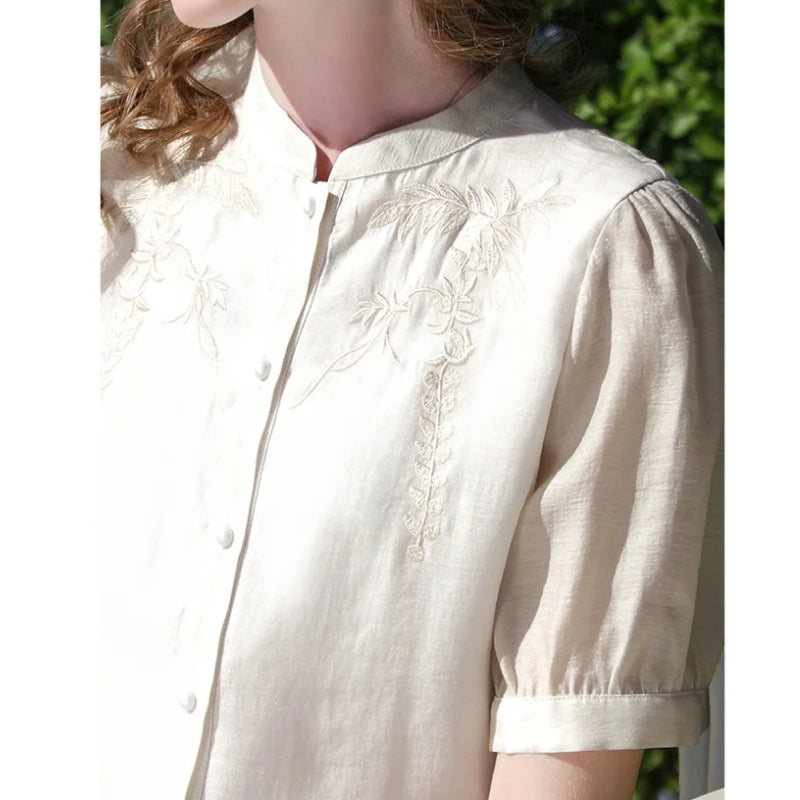 Elegante Bluse im chinesischen Stil aus Seidenmischung mit Puffärmeln