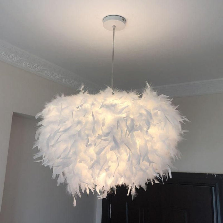 Enchanting Feather Pendant Lamp