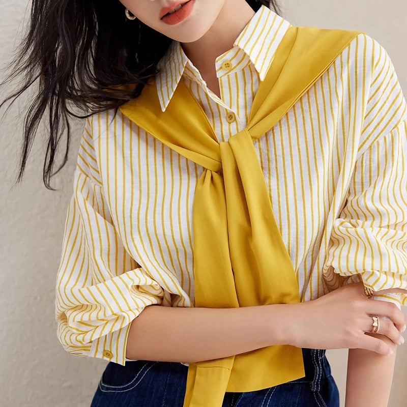 Camisa casual amarela listrada com botões