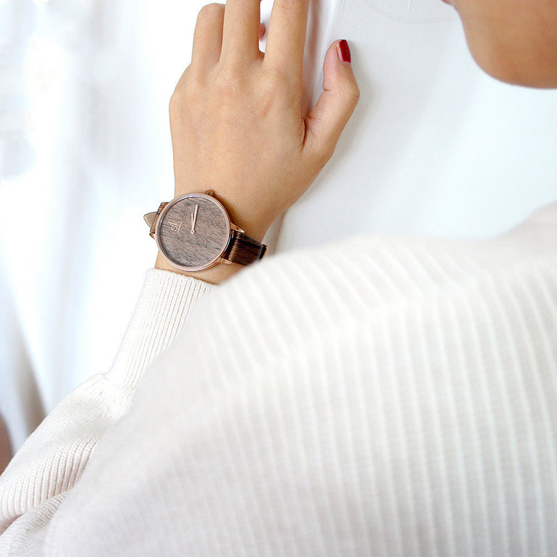 Women's Quartz Watch with Wooden Hands