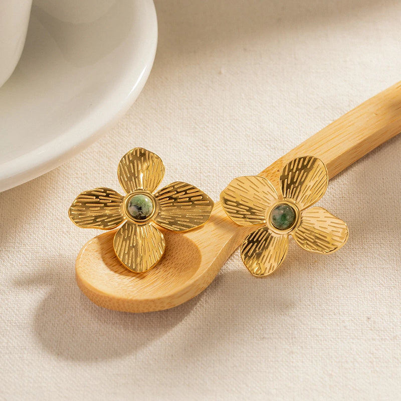 vintage flower stone stud earrings - MRSLM
