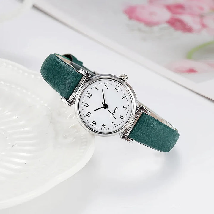 Chic Leather Strap Quartz Watch: Your Timeless Fashion Accessory