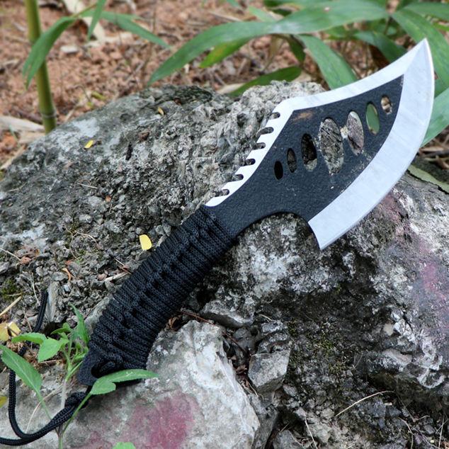 Multifunktionale Outdoor-Campingaxt