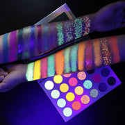 Glow eyeshadow, view 3 - MRSLM