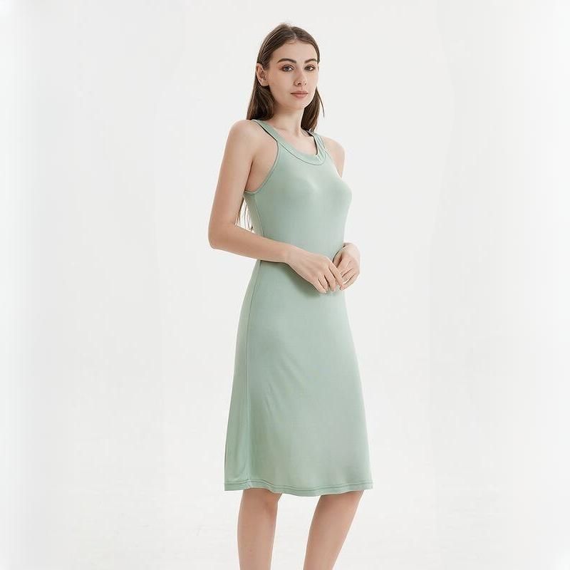 Vestido midi elegante com decote halter em mistura de seda