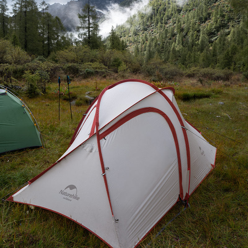 Tenda ultraleve com um quarto e sala de estar