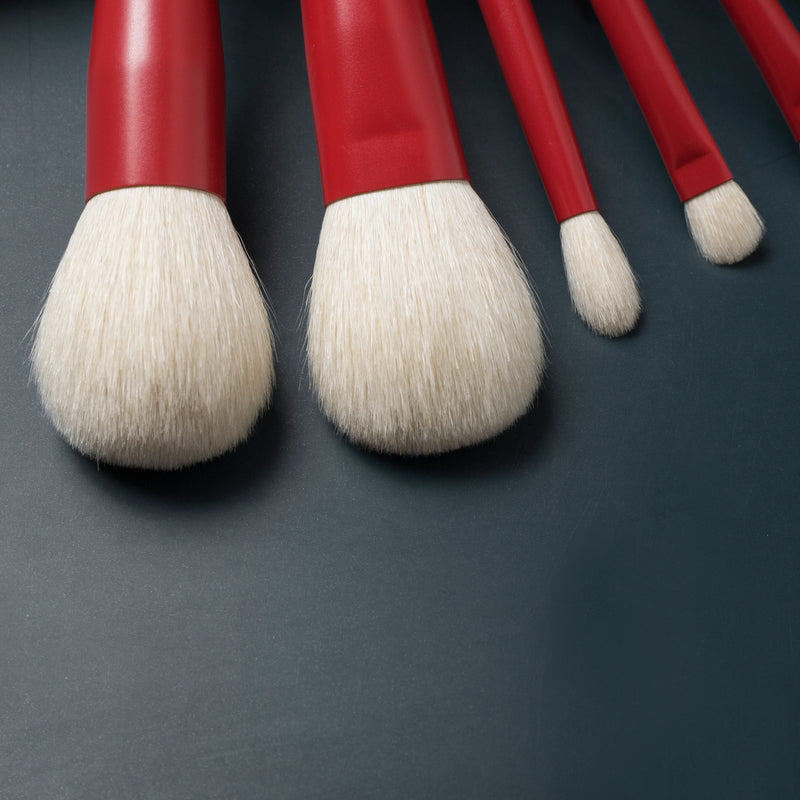 7-Piece Red Makeup Brush Set for Powder, Eye Shadow, and Blush