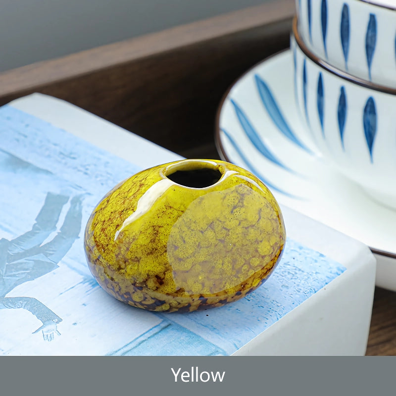 mini ceramic vase, view 5 - MRSLM