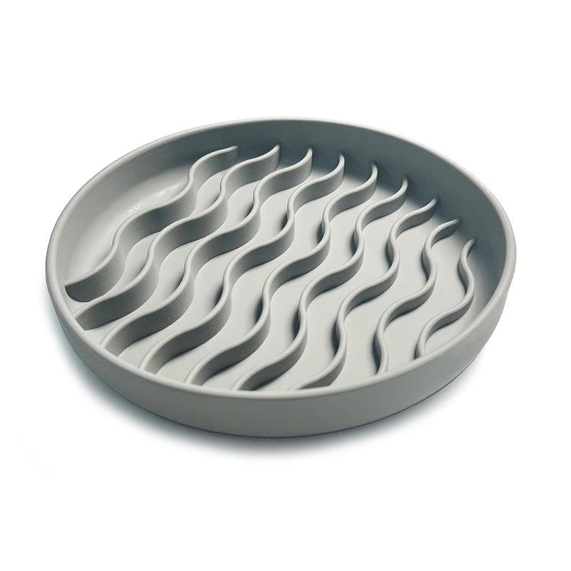 Tigela de silicone antiderrapante para alimentação lenta de cães.