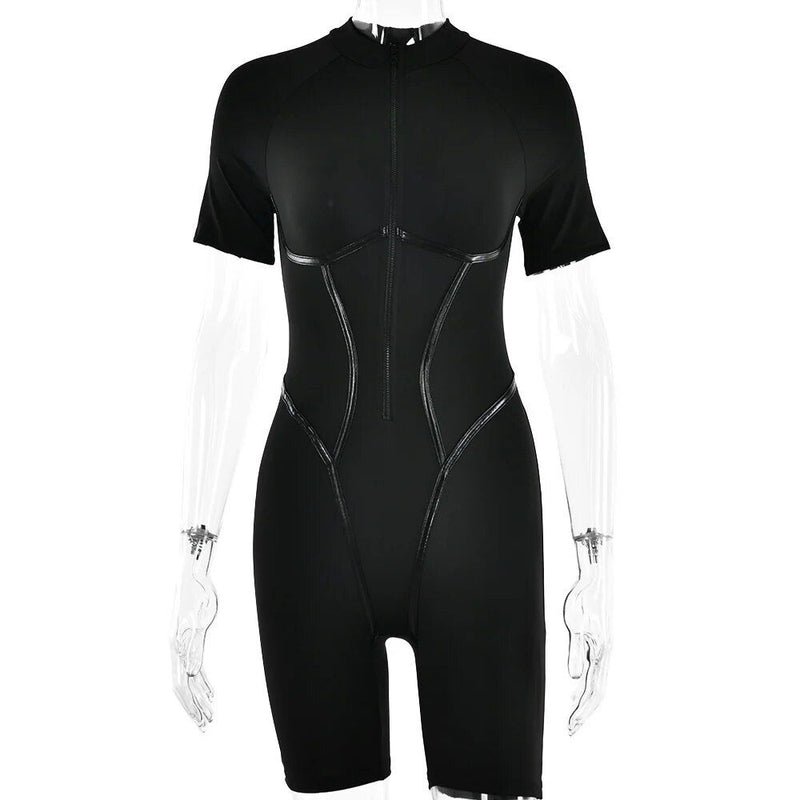 Herbstlich-schicker gestreifter Jumpsuit mit Reißverschluss