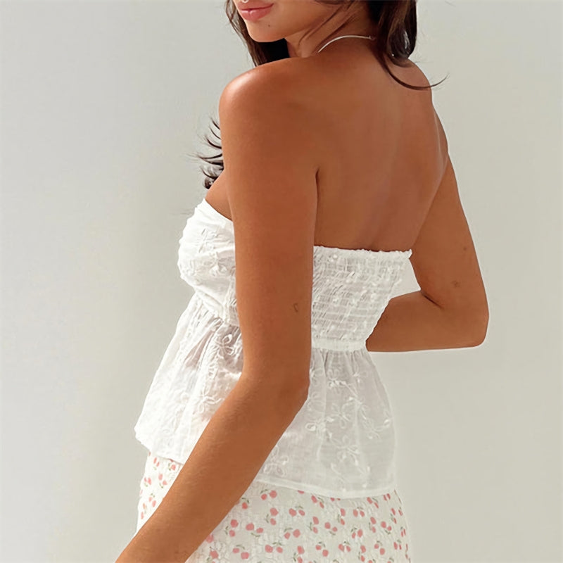 Top regata branco sem alças com bordado floral