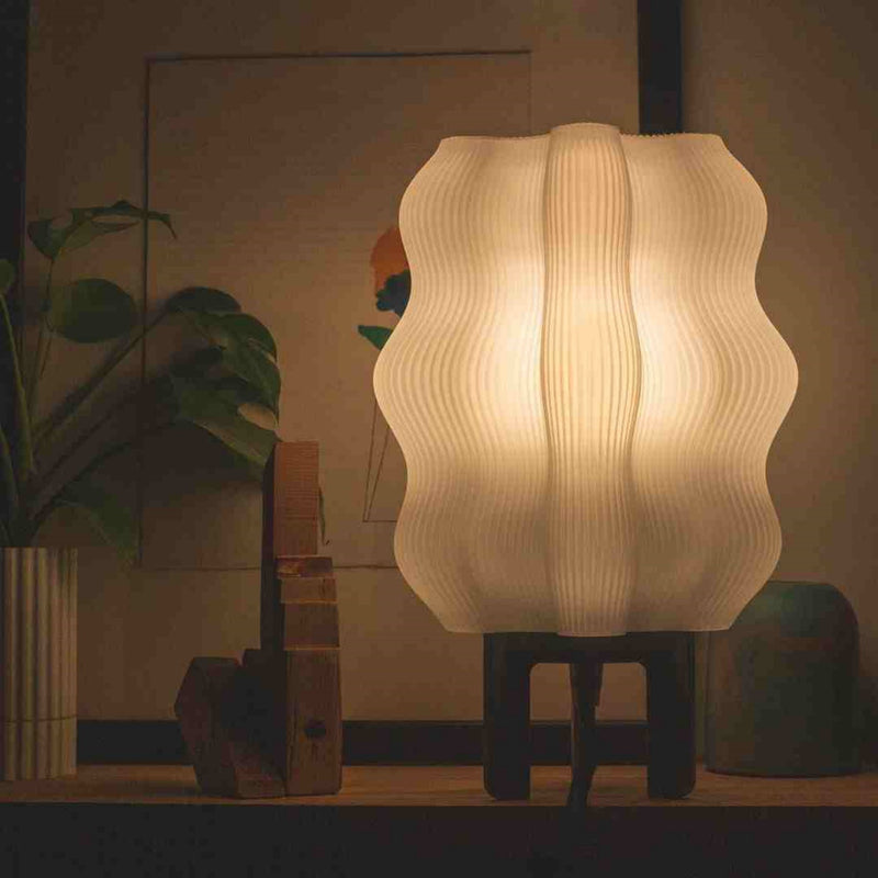 Romantische Nachttischlampe für das Hauptschlafzimmer mit hochwertigem Flair