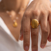 Elegant 18K gold hammered stainless steel ring, view 5 - MRSLM