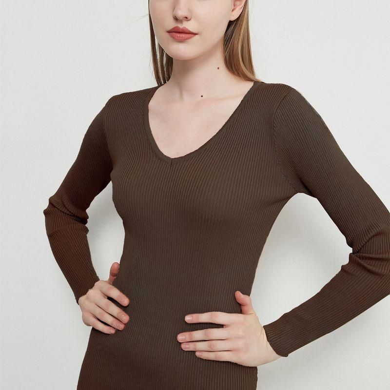 Elegantes Strickkleid in Midi-Länge mit Schnürung