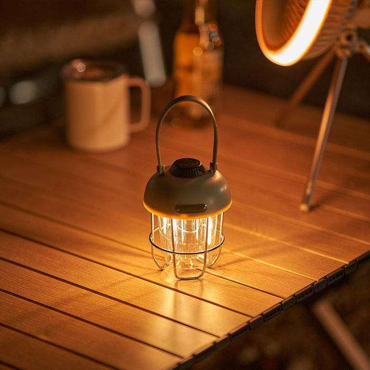 Lanterna de acampamento LED recarregável vintage