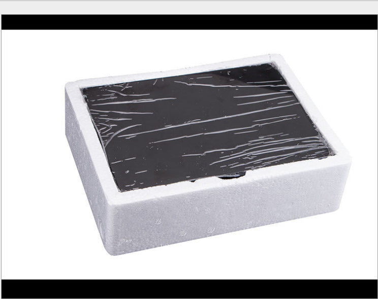 Paleta de sombras com 194 cores, acabamento perolado matte.