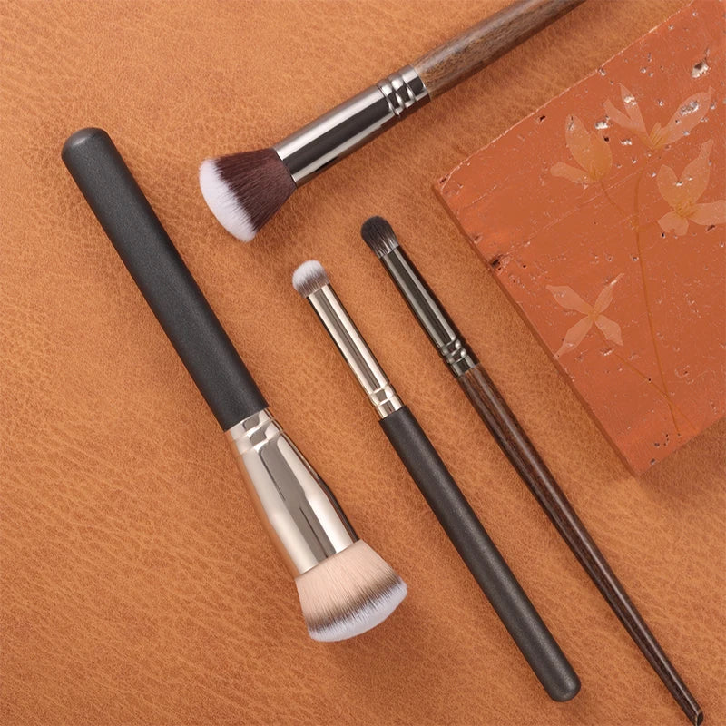 4-in-1 makeup brush set, view 7 - MRSLM