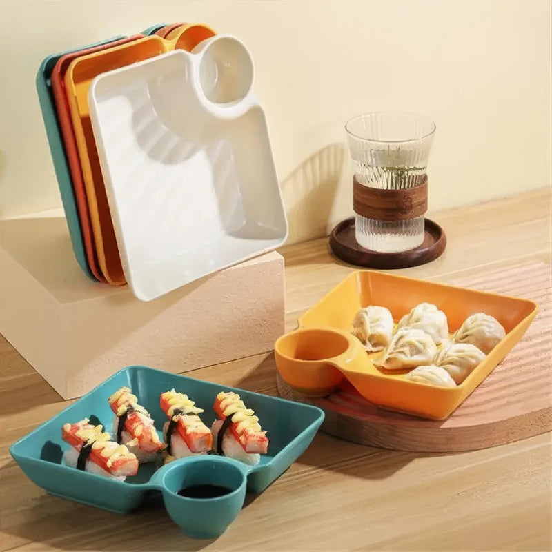 Square snack platter with sauce compartment - MRSLM