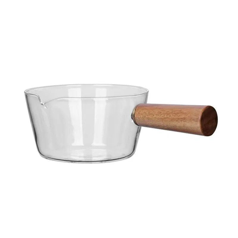 Vielseitiger Glaskochtopf mit Holzgriff