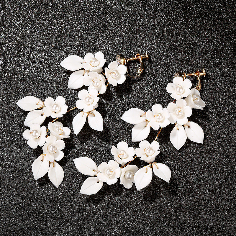 Ceramic Flower White Leaf Ear Clip