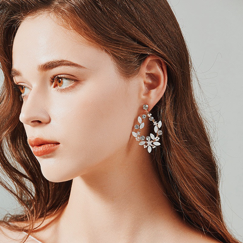 Women's Fashion Simple Ceramic Flower-shaped Earrings