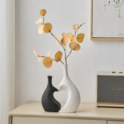 Heart-shaped ceramic vases set of 2, view 6 - MRSLM
