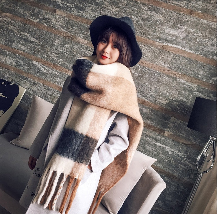 Cashmere-inspired scarf, view 3 - MRSLM