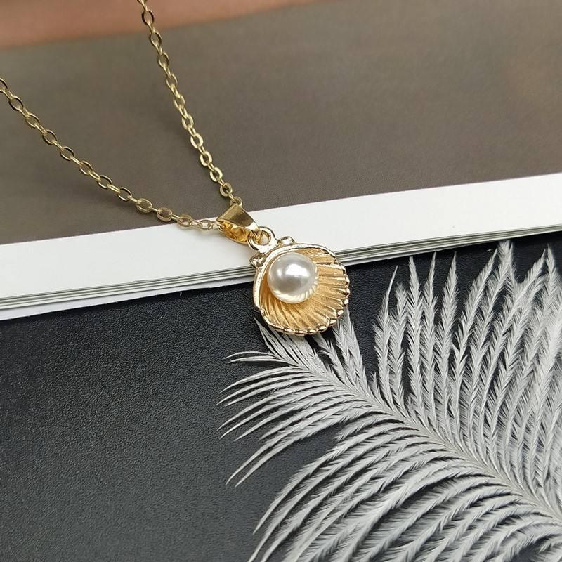 shell and imitation pearl pendant necklace - MRSLM