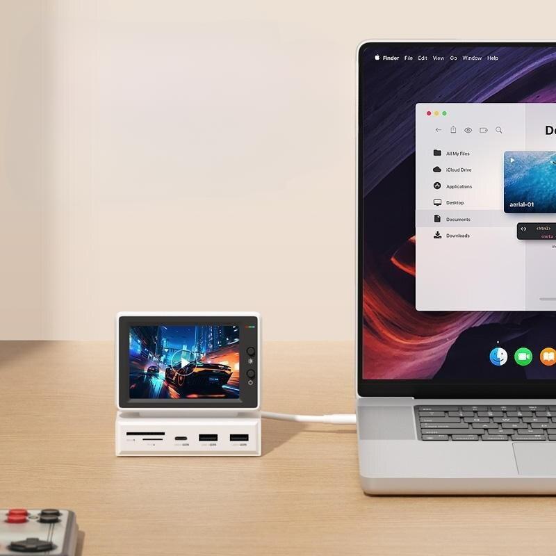 USB-C hub with mini display - MRSLM