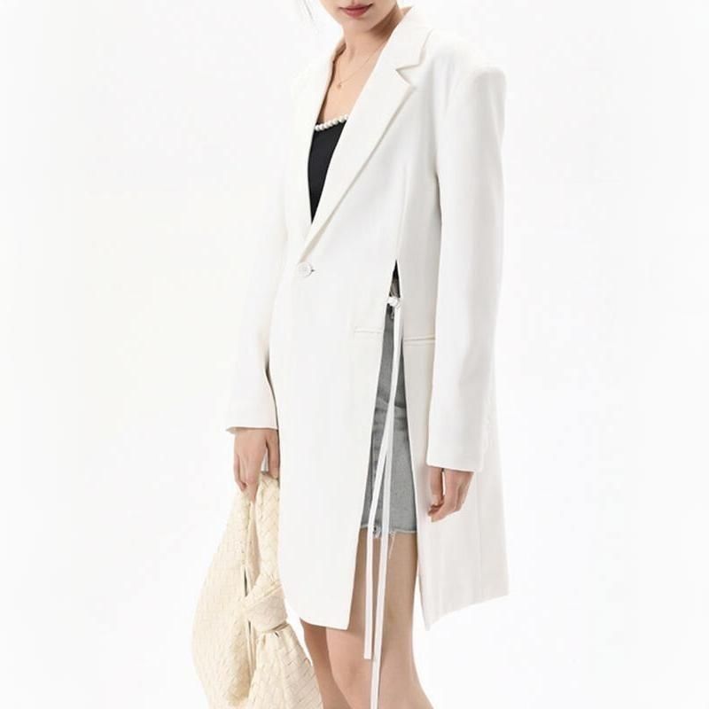 Eleganter Damenblazer mit langen Ärmeln und Schnürung