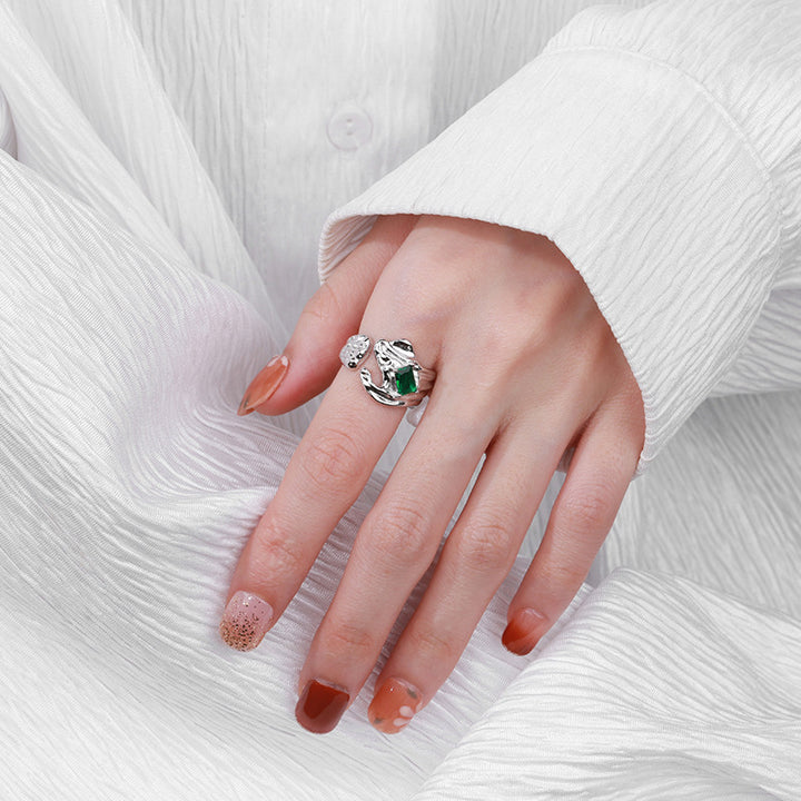 Wrinkled Texture Inlaid With Green Zircon Personalized Opening Ring