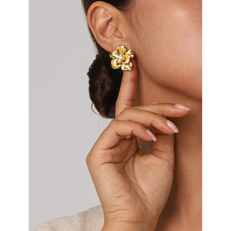 18 Karat vergoldete Blumenohrstecker