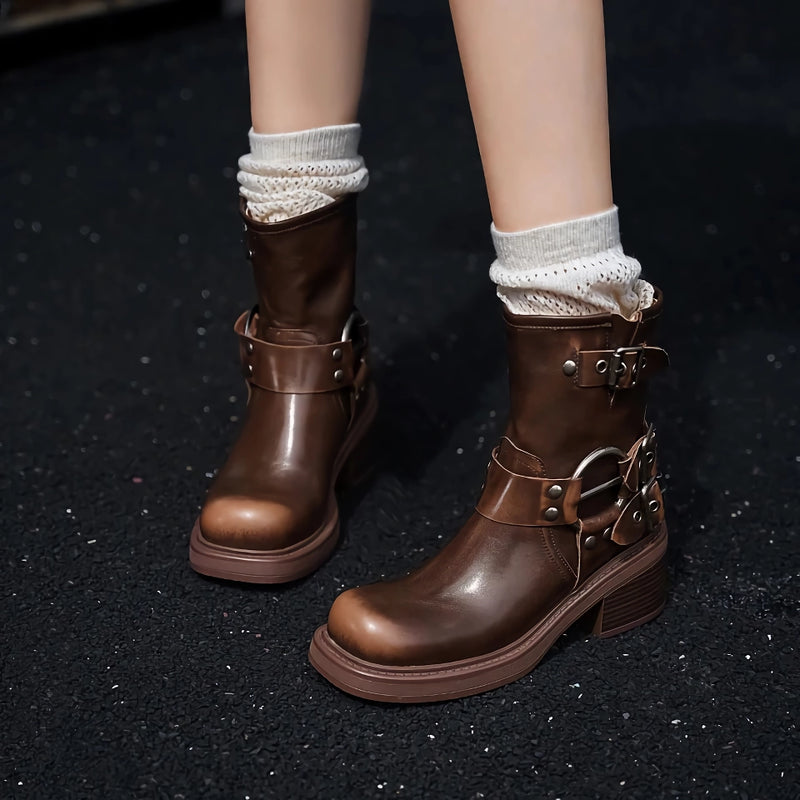 Botas de cano curto femininas retrô estilosas para motociclistas com fivelas.