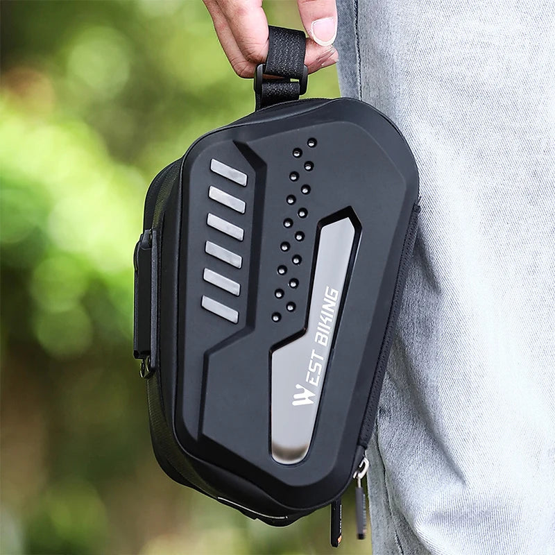 Bolsa de selim rígida e impermeável para bicicleta com sistema de liberação rápida.