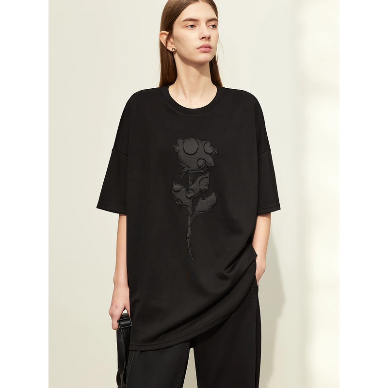 minimalist loose embroidered tee for women, view 3 - MRSLM