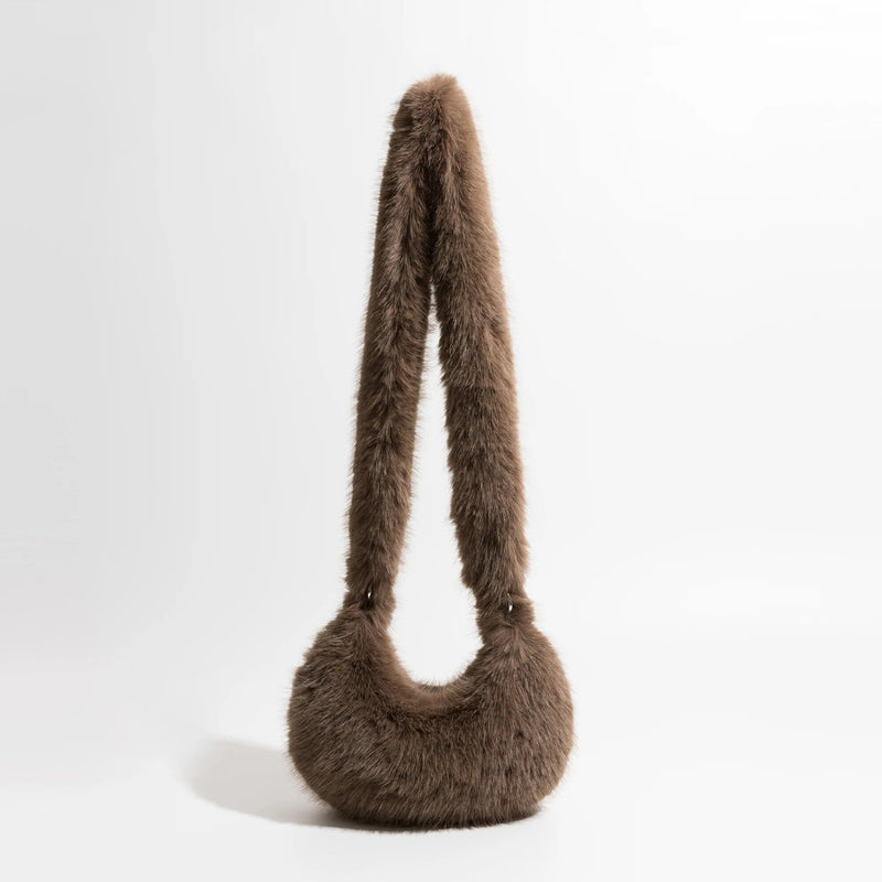 Schicke, flauschige Halbmond-Schultertasche aus Kunstpelz