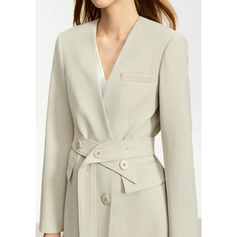Eleganter Blazer mit V-Ausschnitt, Gürtel und Schulterpolstern