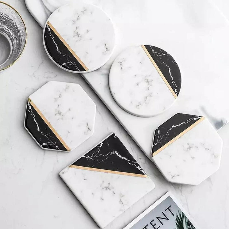 Elegantes porta-copos de cerâmica com estampa de mármore