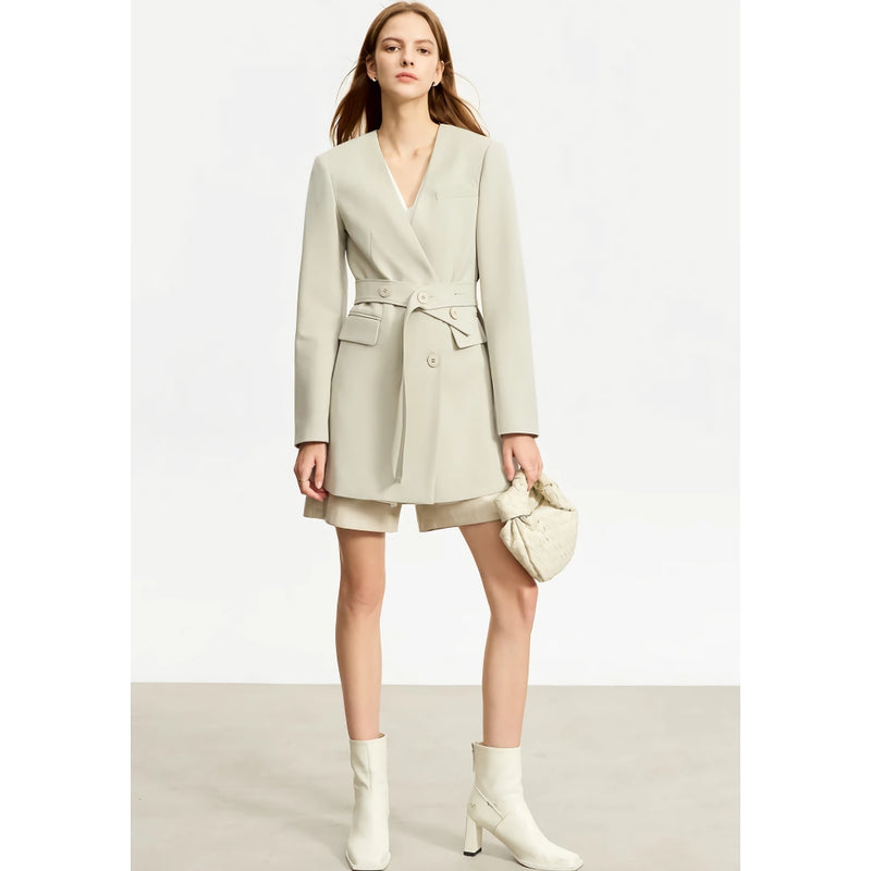 Eleganter Blazer mit V-Ausschnitt, Gürtel und Schulterpolstern