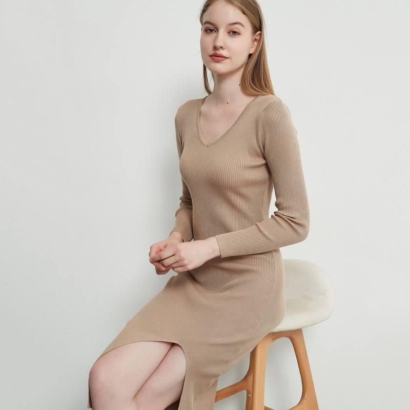 Elegantes Strickkleid in Midi-Länge mit Schnürung